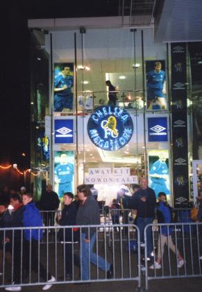 Chelsea Meagstore an der Stamford Bridge