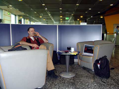 Bild04: Beim Bier und Wein in der VIP-Lounge