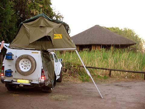 Bild71: Camp direkt am Chobe River