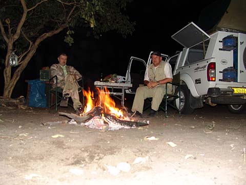 Bild114: Lagerfeuer mit Schttlerbesuch