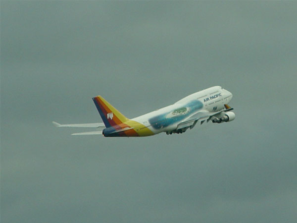 Boeing 747-412 / DQ-FJL / Take off at Auckland