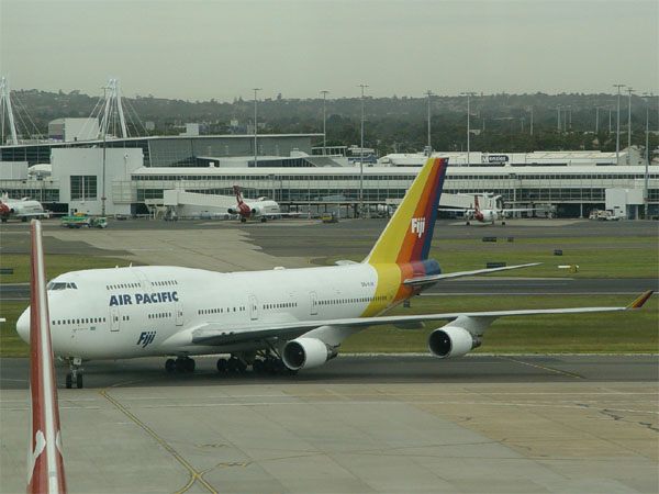 Boeing 747-412 / DQ-FJK / Taxiing at Sydney