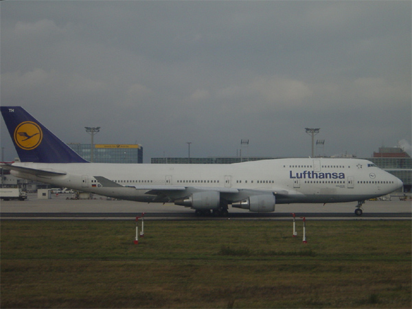 Boeing747-430 M / D-ABTH / Duisburg