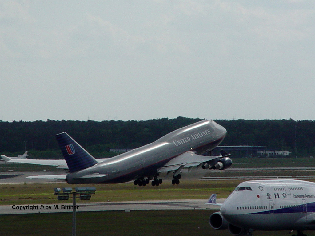 Boeing747-451 / N106UA / Take off in Frankfurt