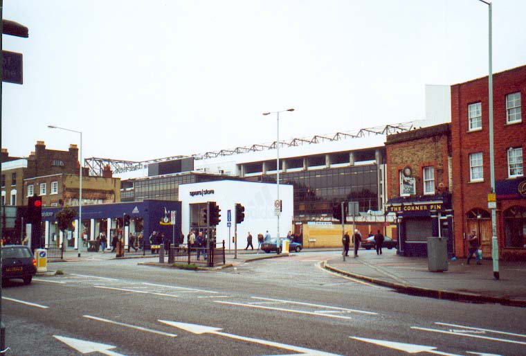 Erster Blid zum Stadion an der White-Hart-Lane